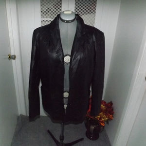Womens's hip length leather jacket